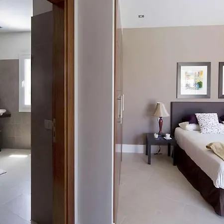 Puerto Del Carmen Sleeps 6 Pool Wifi T691337