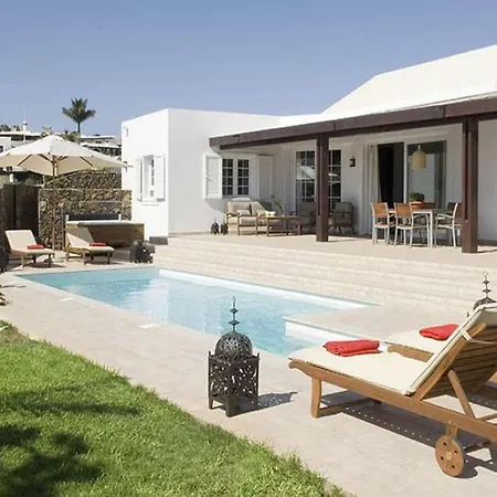 Vila Puerto Del Carmen Sleeps 6 Pool Wifi T691337 *